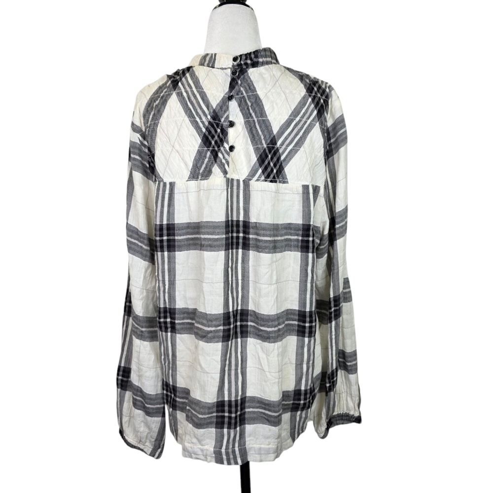 Bella Dhal Plaid/check long sleeves Blouse